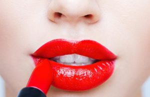 സ്ഥിരമായി ലിപ്സ്റ്റിക്ക് ഉപയോഗിക്കാറുണ്ടോ?