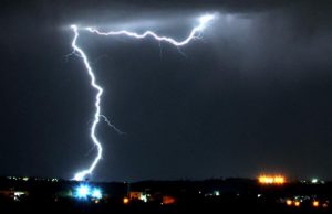 ഇടിമിന്നൽ വരുന്നു. കരുതൽ വേണം…