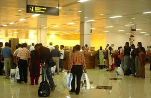 വിമാനത്താവളത്തിലെ എച്ചിൽ തീനികളോട്… തൂമ്പയെടുത്ത് കിളച്ചൂടെ…….