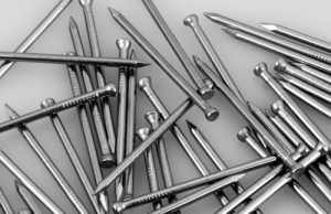 കൊടുങ്ങല്ലൂർ സ്വദേശിയുടെ വയറില് മൂന്ന് കിലോ ഇരുമ്പാണി.. !