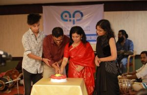 ഈ പ്രണയ ഗാനം ഇവർക്ക് കുടുംബക്കാര്യം