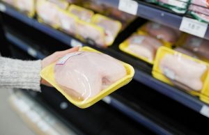 ചിക്കൻ വാങ്ങുമ്പോൾ ശ്രദ്ധിക്കേണ്ടത്