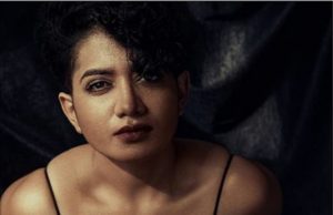 ഗ്ലാമറസ് ലുക്കില് അനാര്ക്കലി മരയ്ക്കാര്; ചിത്രങ്ങള് കാണാം