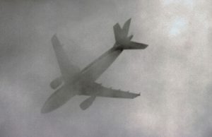 35 വര്ഷങ്ങള്ക്ക് മുന്പ് കാണാതായ വിമാനം റണ്വേയില് പറന്നിറങ്ങി; വാതില് തുറന്ന് കണ്ട കാഴ്ച വിവരിക്കാനാകാതെ ജീവനക്കാര്