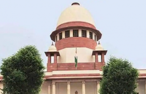 എയ്ഡഡ് കോളേജ്അ ധ്യാപകരുടെ വിരമിക്കല് പ്രായം അറുപത്തി അഞ്ച് ആയി ഉയര്ത്തണമെന്ന് ആവശ്യപ്പെട്ട് നല്കിയ ഹര്ജി സുപ്രീംകോടതി തള്ളി.