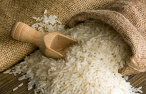 സംസ്ഥാനത്ത് അരിവിലയും കുതിച്ചുയരുന്നു; വന് പ്രതിസന്ധിയില് സാധാരണക്കാര്