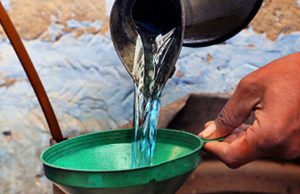 നീല, വെള്ള റേഷന് കാര്ഡ് ഉടമകള്കക്ക് ഈ മാസം മണ്ണെണ്ണ ലഭിക്കില്ല; വൈദ്യുതിയുള്ള മുന്ഗണനക്കാര്ക്ക് അര ലിറ്റര്