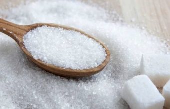 തോട്ടത്തിലെ കളകളെ നശിപ്പിക്കാന് പഞ്ചസാര: ഉപയോഗിക്കേണ്ടതിങ്ങനെ