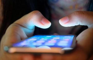 ഫോണ് ബില് കൂട്ടി മൊബൈല് കമ്പനികള്; 20 ശതമാനം വരെ വര്ധനവുണ്ടായേക്കാം