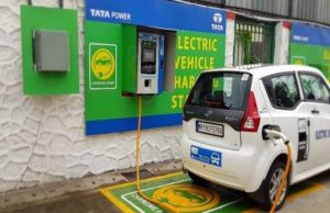 പെട്രോള് പമ്പുകളില് ഇലക്ട്രിക് ചാര്ജിങ് സ്റ്റേഷനുകള്; 69000 സ്റ്റേഷനുകള് സ്ഥാപിക്കുമെന്ന് കേന്ദ്രസര്ക്കാര്