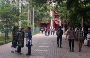 എല്ലാ ദിവസവും വിദ്യാര്ത്ഥികള്ക്ക് തെര്മല് സ്കാനിങ്; കോളജുകള് തുറക്കുന്നതിനുള്ള യുജിസി മാര്ഗനിര്ദേശങ്ങള് പുറത്ത്