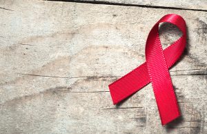 എച്ച്ഐവി എയ്ഡ്സ്; രോഗലക്ഷണങ്ങള് അറിഞ്ഞ് ചികിത്സ തേടാം