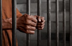 ഇനി തടവുകാര് ടീഷര്ട്ടും ബര്മുഡയും ധരിക്കും; സ്ത്രീകള്ക്ക് ചുരിദാര്