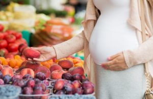 മഞ്ഞുകാലത്ത് ഗര്ഭിണികള്ക്ക് കഴിക്കാന് പറ്റിയ പഴങ്ങള് ഇവയാണ്; അറിഞ്ഞ് കഴിക്കാം