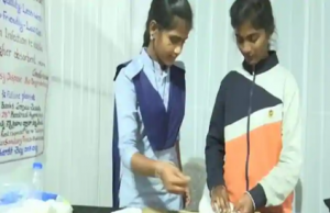 സ്വന്തമായി പ്രകൃതി സൗഹാര്ദ പാഡുകള് നിര്മ്മിച്ച് വിദ്യാര്ത്ഥിനികള്