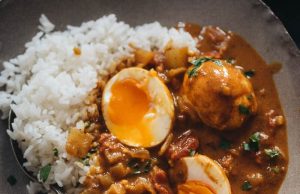 പാകം ചെയ്ത് ഫ്രിഡ്ജില് വെച്ച ഭക്ഷണം വീണ്ടുമെടുത്ത് ചൂടാക്കാറുണ്ടോ? അപകടമാണ്..!