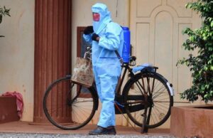 രോഗബാധിതരുടെ എണ്ണം പതിനായിരത്തിന് മുകളില് പോയേക്കാമെന്ന് മുന്നറിയിപ്പ്; കോവിഡ് രണ്ടാം തരംഗ ആശങ്കയില് സംസ്ഥാനം