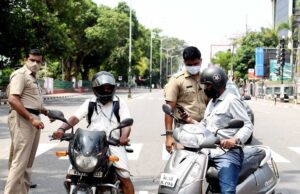 അവശ്യസാധനങ്ങള് വാങ്ങാന് സ്വകാര്യ വാഹനങ്ങളെ ആശ്രയിക്കാം; വാക്സിനേഷന് സ്വന്തം വാഹനത്തില് പോകാം
