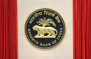 കോവിഡില് സഹായമേകി റിസര്വ് ബാങ്ക്; ആശുപത്രികള്ക്കും വാക്സിനും 50,000 രൂപ വായ്പ