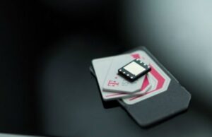 കേരളത്തിലെ ഉപഭോക്താക്കള്ക്ക് ഇ-സിം സൗകര്യമൊരുക്കി വി; ഇനി സിം ഇല്ലാതെ ഫോണ് ചെയ്യാം