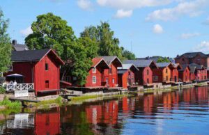 ലോകത്തെ ഏറ്റവും സന്തോഷമുള്ള രാജ്യത്തേക്ക് ഇന്ത്യക്കാരായ ഐടി പ്രഫഷണലുകളെ ആവശ്യമുണ്ട്