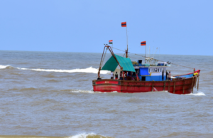 സംസ്ഥാനത്ത് നാളെ മുതല് ട്രോളിങ് നിരോധനം; നിയമലംഘനം നടത്തുന്നവര്ക്കെതിരെ കര്ശന നടപടി