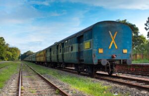 അണ് റിസര്വ്ഡ് എക്സ്പ്രസ് ട്രെയിന് സര്വീസുകള് പുനരാരംഭിക്കുന്നു.