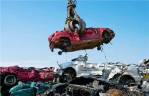 പൊളിക്കല് നയം പുതുക്കി; സ്വകാര്യ വാഹനങ്ങള് 20 വര്ഷം, വാണിജ്യ വാഹനങ്ങള് 15 വര്ഷം നിരത്തിലിറക്കാം