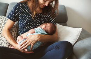 മുലയൂട്ടുന്ന അമ്മമാര് വാക്സിന് എടുക്കുമ്പോള് കുട്ടികള്ക്ക് സംഭവിക്കുന്നത്; അറിയാം