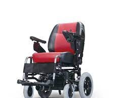 ഒരു തവണ ചാര്ജ് ചെയ്താല് 25 കിലോമീറ്റര് സഞ്ചരിക്കാം; അംഗപരിമിതര്ക്ക് വേണ്ടി തദ്ദേശീയ ഇലക്ട്രിക് വീല്ചെയര്