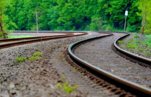 അതിവേഗ റെയില്വേ; ഏറ്റെടുക്കുന്ന ഭൂമിയുടെ സര്വേ നമ്പരുകള് പ്രസിദ്ധീകരിച്ചു