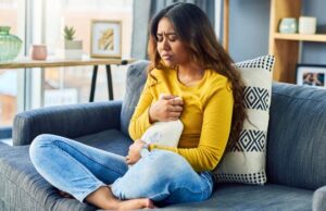 ആര്ത്തവ ദിനങ്ങളിലെ അസ്വസ്ഥതകള്ക്ക് വീട്ടില് തന്നെ പരിഹാരമുണ്ട്; ചെറിയ ചില പൊടിക്കൈകള് പരീക്ഷിച്ച് നോക്കാം