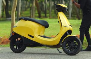 ഓല സ്കൂട്ടര് വിതരണത്തിന് തുടക്കമായി; എന്നാല് ഫീച്ചറുകള് ഇനിയും വൈകും