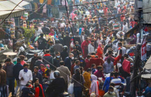 കോവിഡ് മഹാമാരി അവസാനിക്കുന്നത് ഇങ്ങനെയായിരിക്കും; വിദഗധര് പറയുന്നത് കേള്ക്കാം