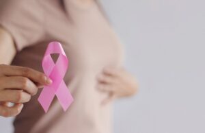 ബ്രസ്റ്റ് കാന്സര് നേരത്തെ അറിയാം; സ്വയം പരിശോധന ഇങ്ങനെ