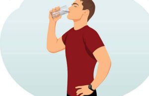 നിന്നു കൊണ്ട് വെള്ളം കുടിക്കാറുണ്ടോ? ആര്യോഗ്യത്തിന് ഹാനികരം