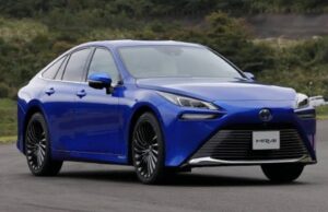 കേരളത്തിലെ ആദ്യ ഹൈഡ്രജൻ കാർ തിരുവനന്തപുരത്ത് രജിസ്റ്റർ ചെയ്തു. വില ഒരു കോടി പത്തു ലക്ഷം