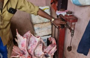 പഴകിയ 50kg ആട്ടിറച്ചി തൃശ്ശൂരിൽ പിടികൂടി