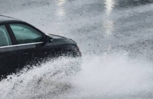 മഴക്കാലത്തു കാറുകൾ നിരത്തിൽ ഇറക്കും മുൻപ് അറിയേണ്ട കാര്യങ്ങൾ