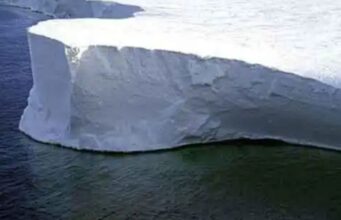 ലോകാവസാന മഞ്ഞുപാളി അന്റാര്ടികില് നിന്ന് പൂര്ണമായും തകര്ന്ന് സമുദ്രത്തിലെത്തിയേക്കാമെന്ന മുന്നറിയിപ്പുമായി ഗവേഷകര്.