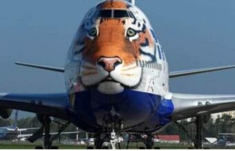 ബോയിങ് 747-400 എന്ന കടുവ മുഖമുള്ള ചാർട്ടേർഡ് വിമാനത്തിന്റെ ചരിത്രം